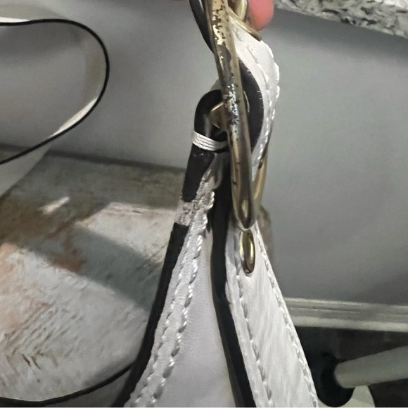 Vintage Coach Two tone Cream Tan Leather Shoulder Bag - Picture 12 of 17